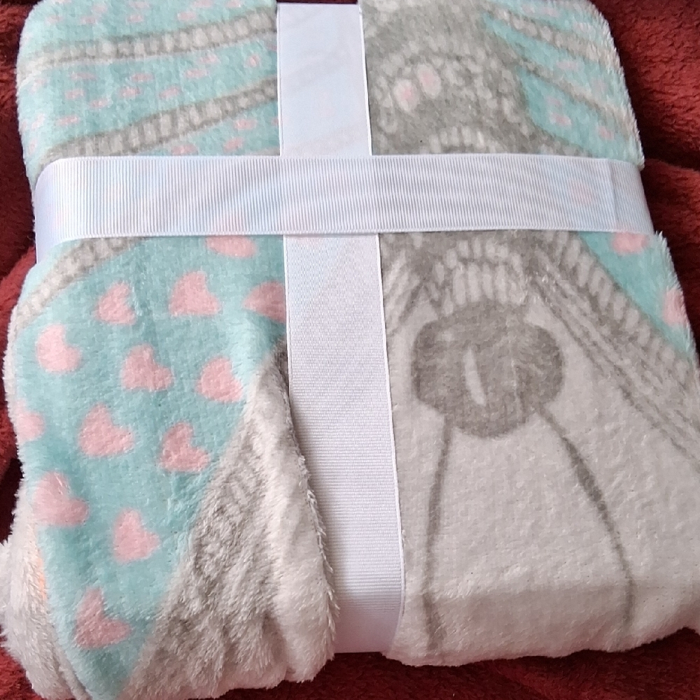 Lux Butterfly Blanket - Soft Gray and Orange - Picture 3 of 3
